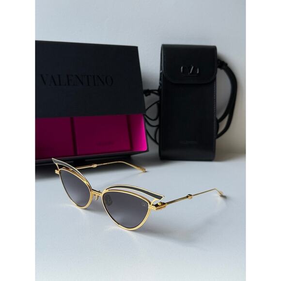 NEW Valentino V-Glassliner VLS118-A Gold Cat Eye Sunglasses - Picture 2 of 8